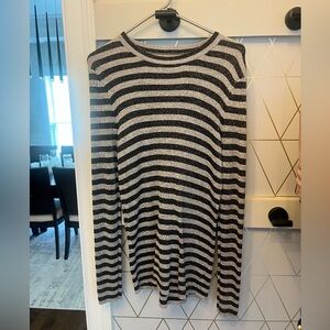 Stripped sweater. MEDIUM. LONG.